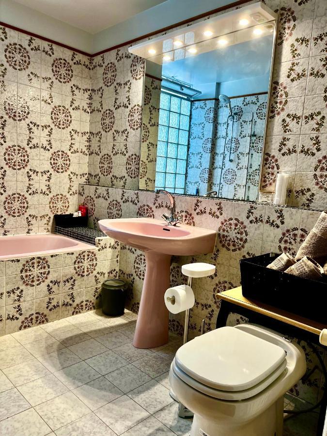 Private Rooms & Bath Tonneins Exterior photo