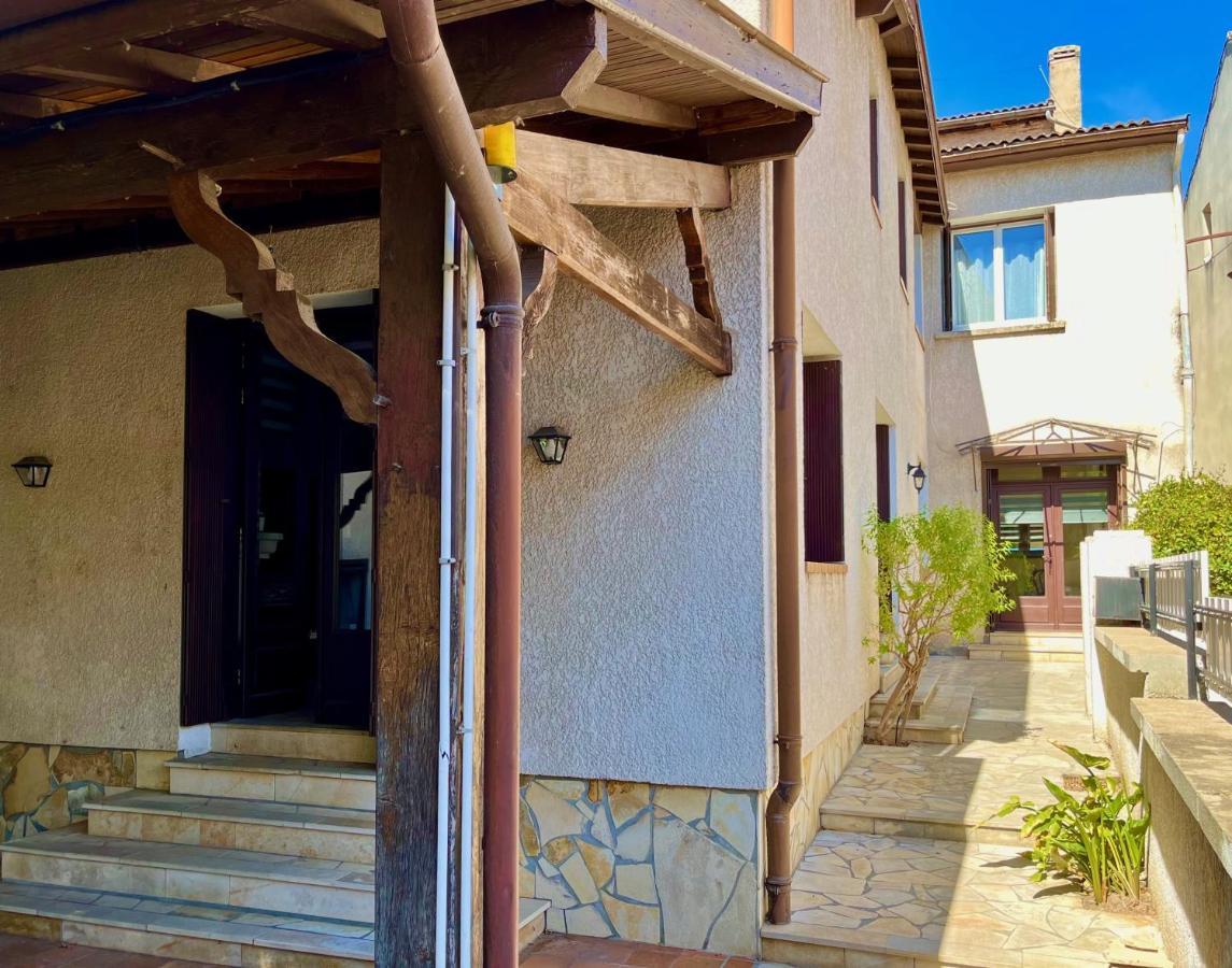 Private Rooms & Bath Tonneins Exterior photo